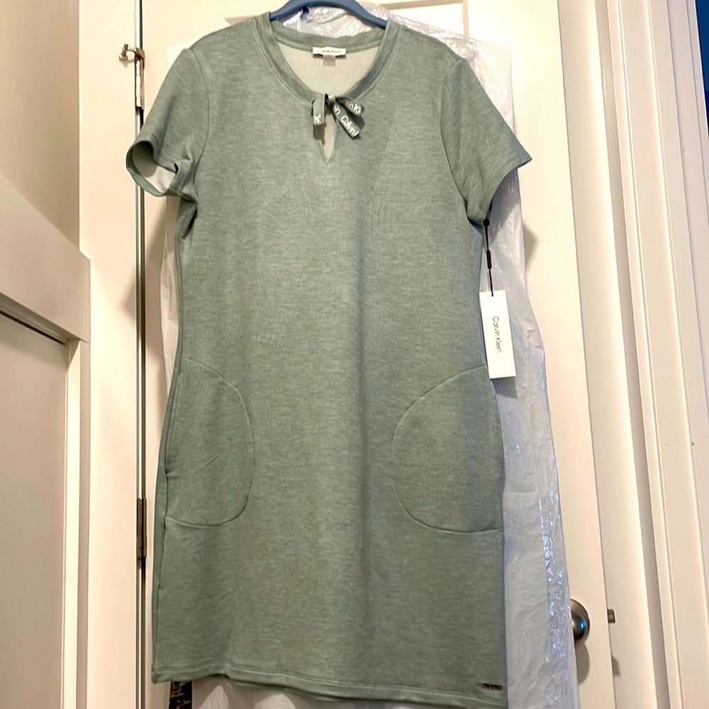 NWT 💚 Calvin Klein Casual Dress. Beautiful Sage Green, Size Large with POCKETS